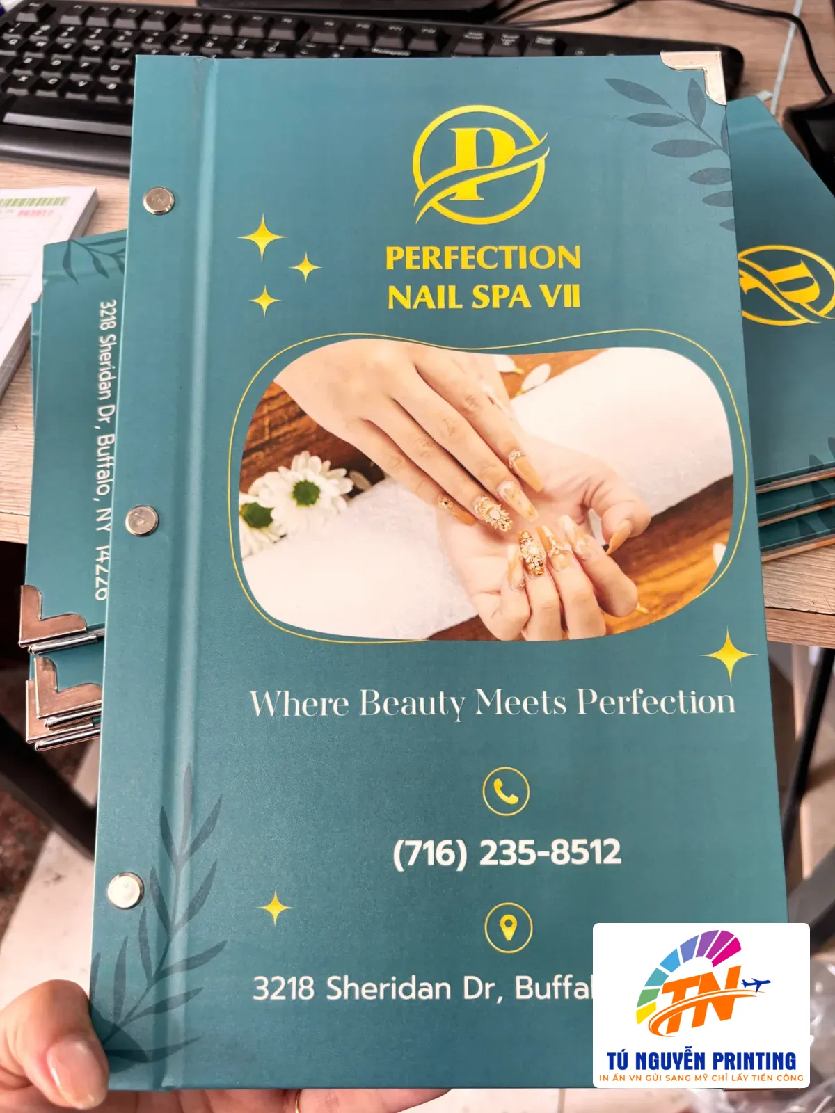Menu book tiệm nail bìa da ép kim logo, ruột cán mờ chống nước