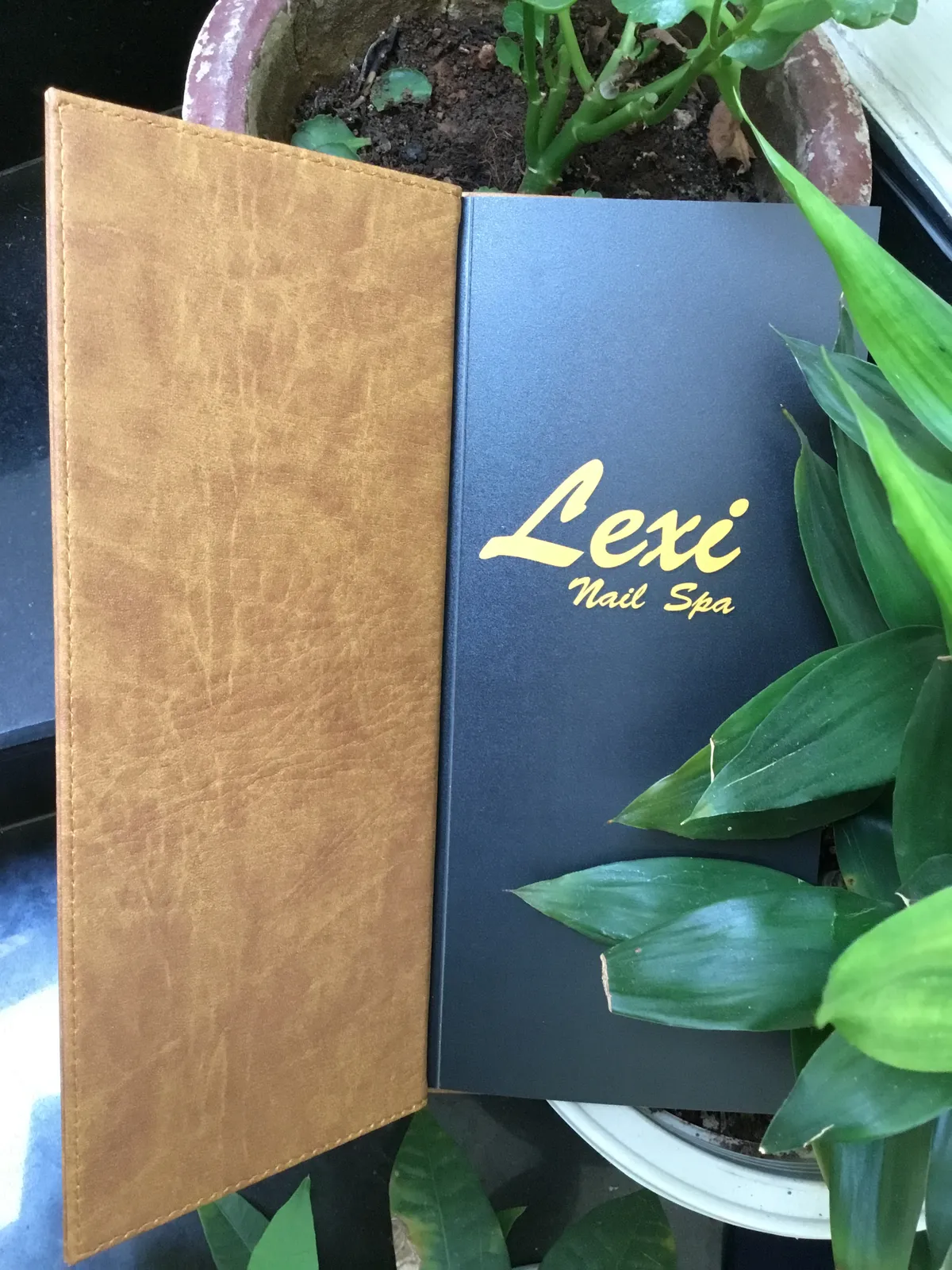 Menu Book tiệm nail 18